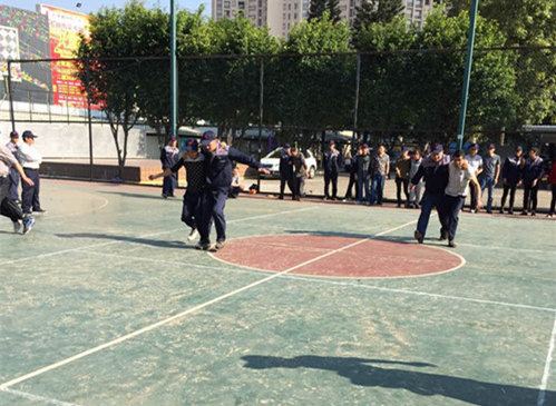 两人三足接力赛 两人三足接力赛