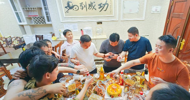 1698828241148455.jpg 清远别墅内的假日狂欢1.jpg