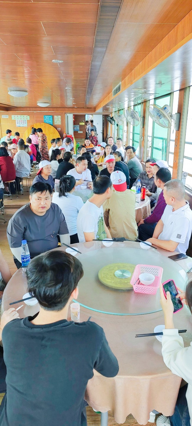 1698828351132784.jpg 清远两日游船上用餐.jpg